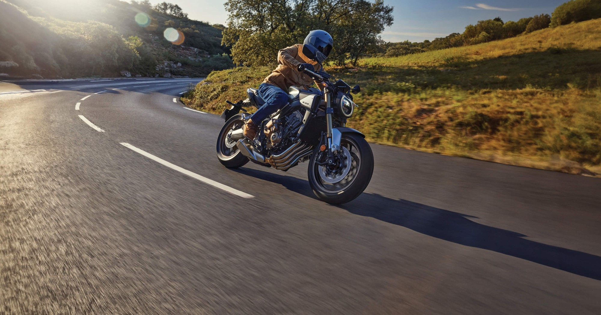 cb650r-e-product-page-hero-desktop-3200x1680-01