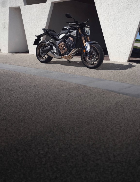 Four Cylinder 649cc Engine