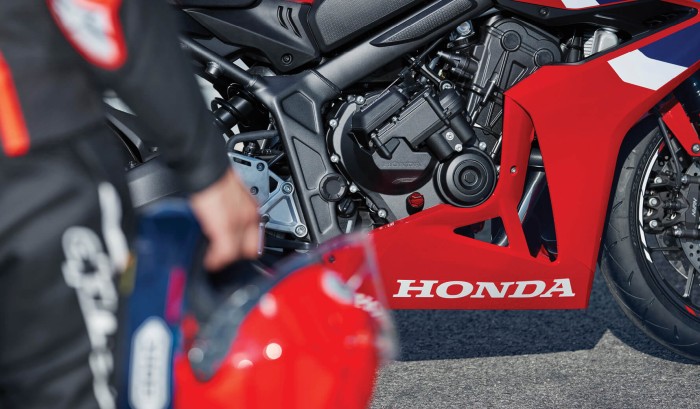 Four Cylinder 649cc Engine