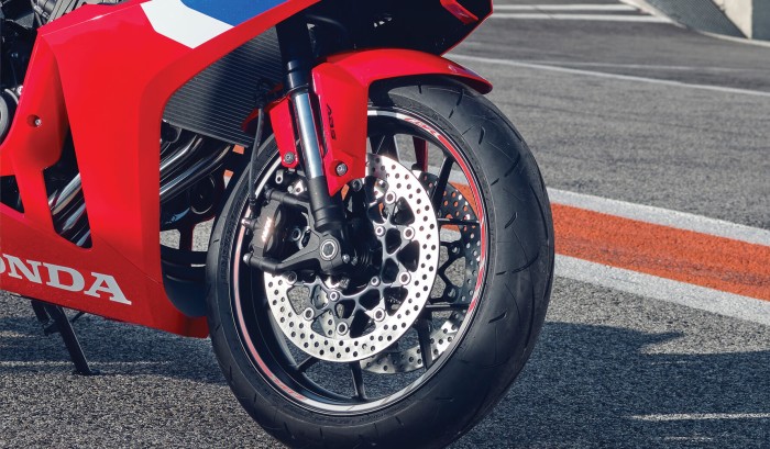 Showa SFF-BP Front Suspension