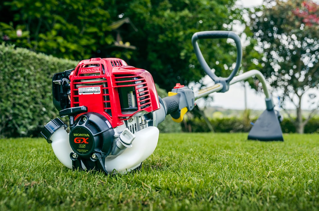 GX25 Brush_Cutters_Learn_More_Page_Grid_IMG2_GX25_1100_x_730